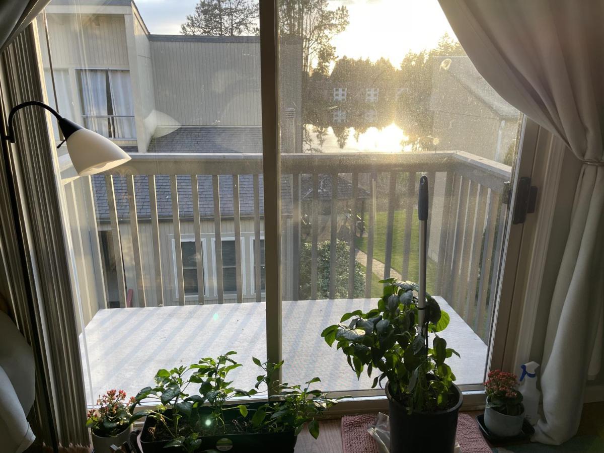 Shared Space With Private Room In Beautiful Lakefront Apartment Federal Way Exterior photo